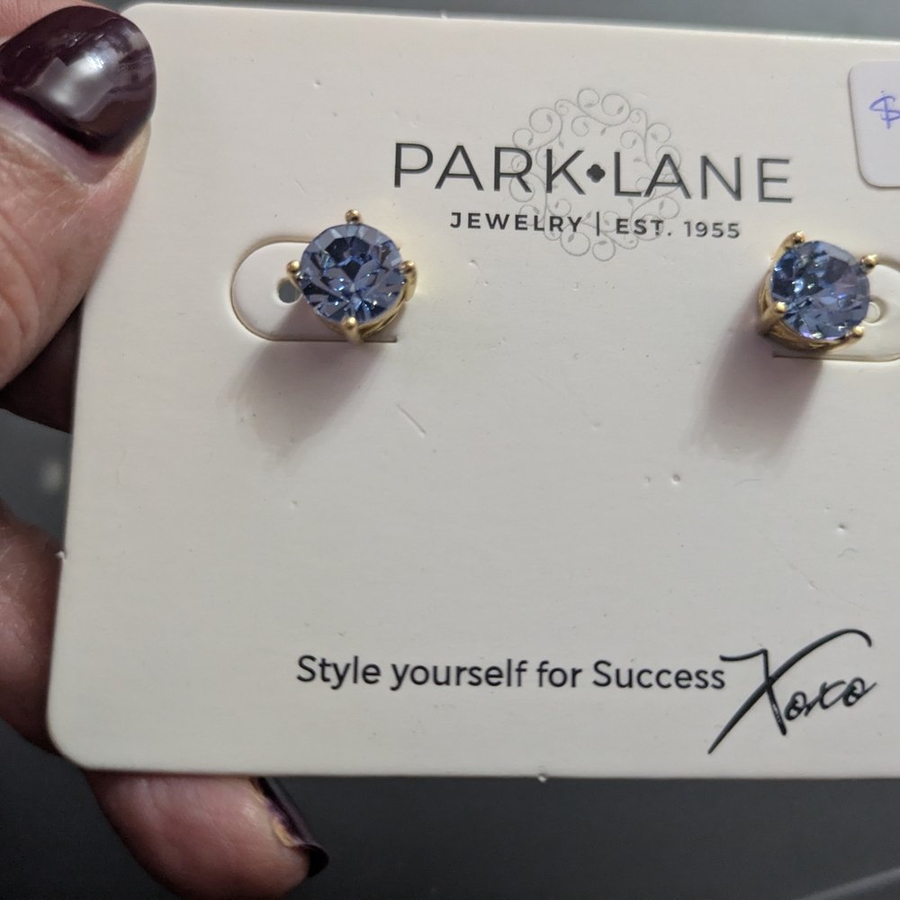 Crystal Blue Impression Earrings
